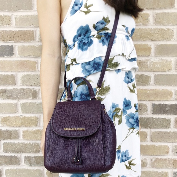 Gaby’sBags👜💕-NWT Michael Kors Crossbody - Picture 2 of 8